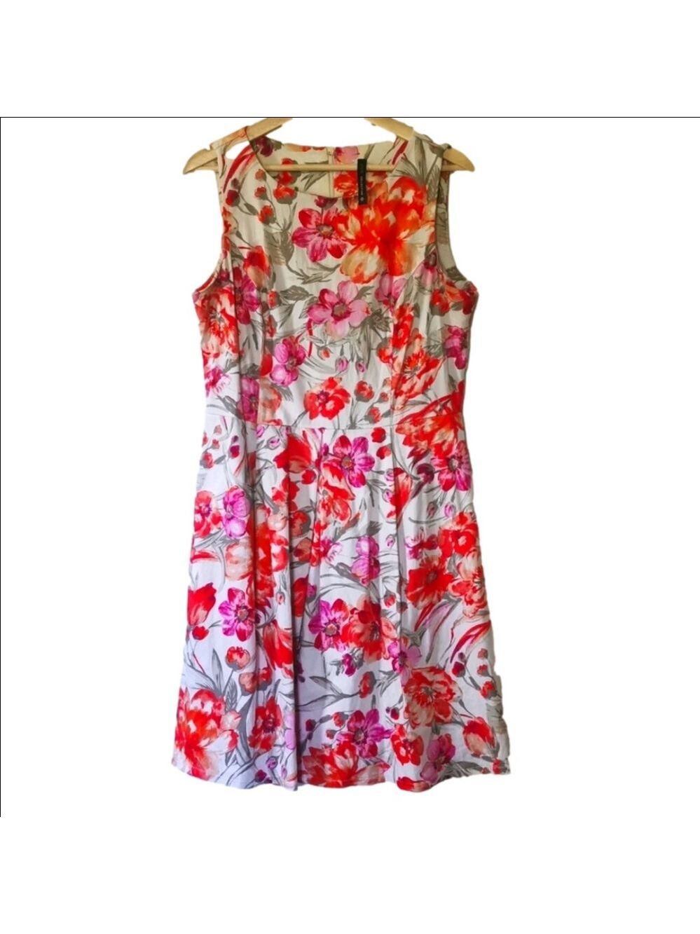 Lori M Collection floral dress. Size large. EUC